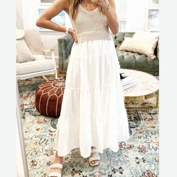 En Saison Dresses & Skirts - En Saison Cece Mixed Media Midi Dress L